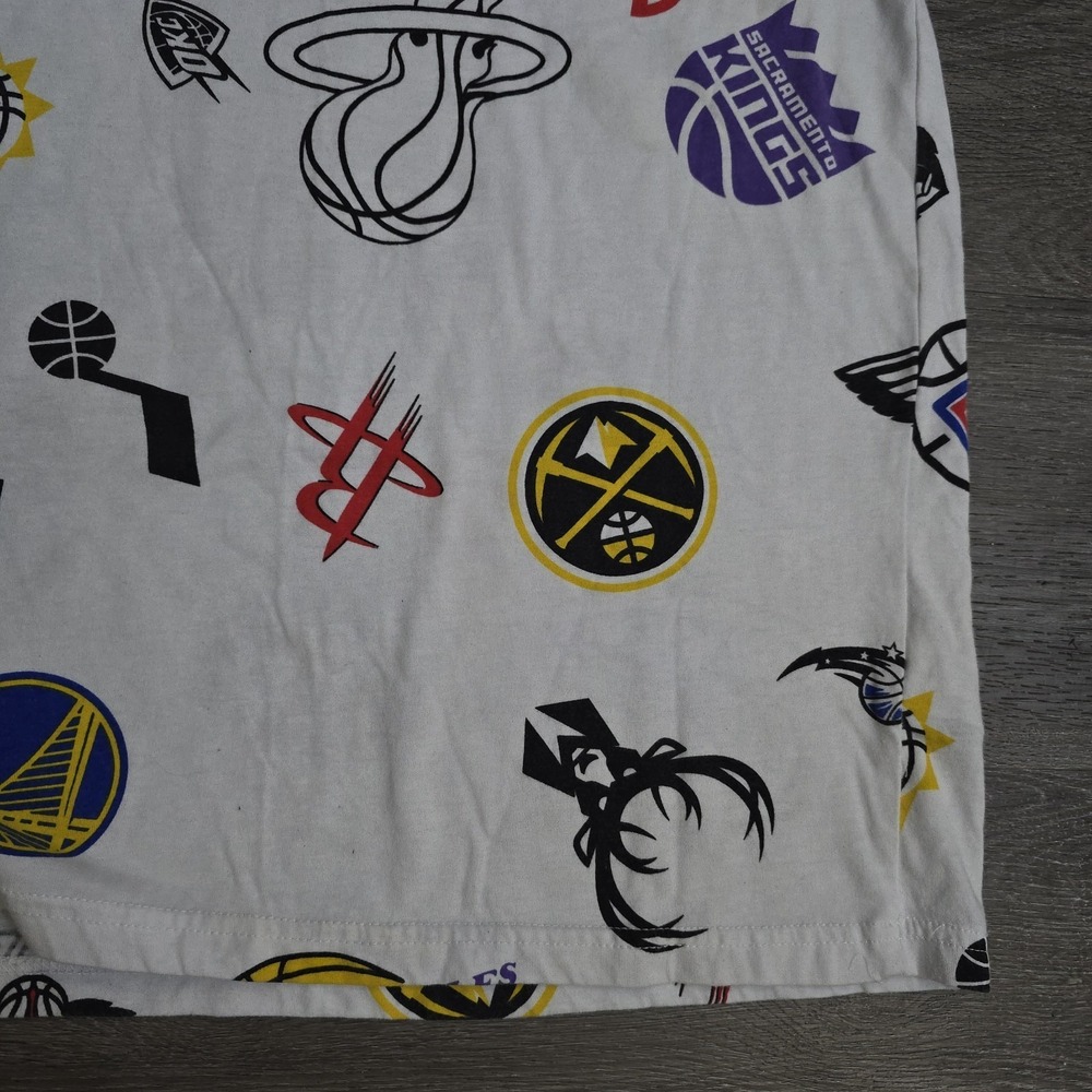 NBA League Team Logos All Over Print Jersey T Shirt Basketball White Mens Medium - Picture 9 of 16